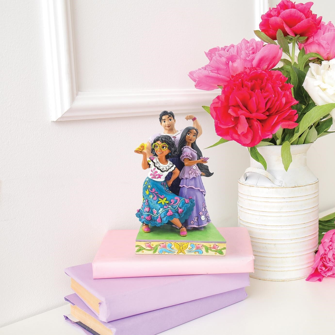 Disney Traditions - 21.5cm Mirabel, Louisa & Isabela  Encanto